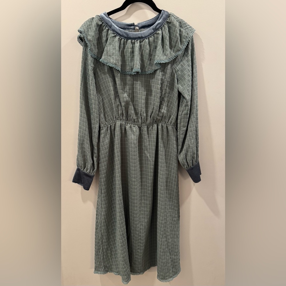 Moon River Green Casual Sundress with Bishop Sleeves - NWOT